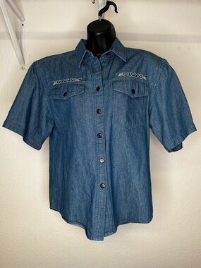 Vintage, Wrangler Women’s Short-Sleeve Peek-a-boo Back Denim Western Shirt
